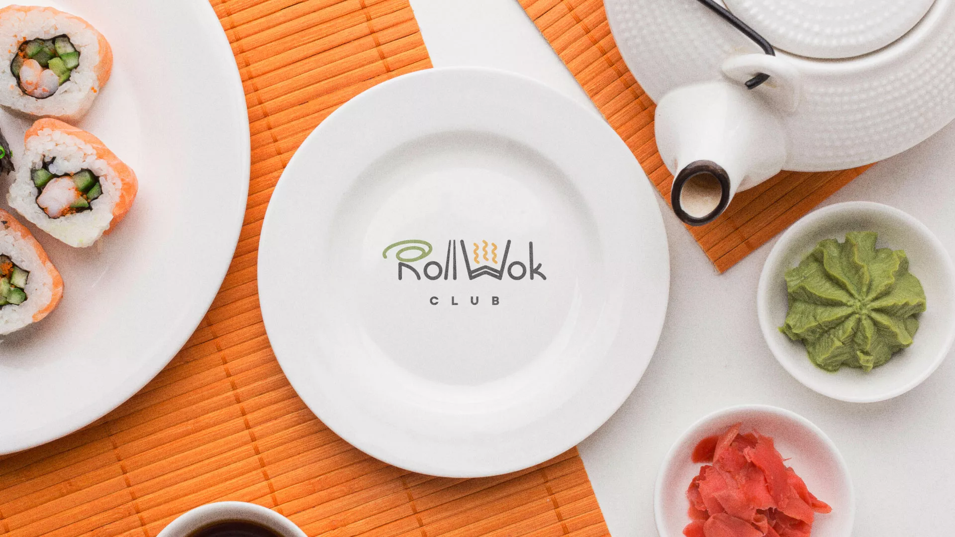 Разработка логотипа и фирменного стиля суши-бара «Roll Wok Club» в Истре